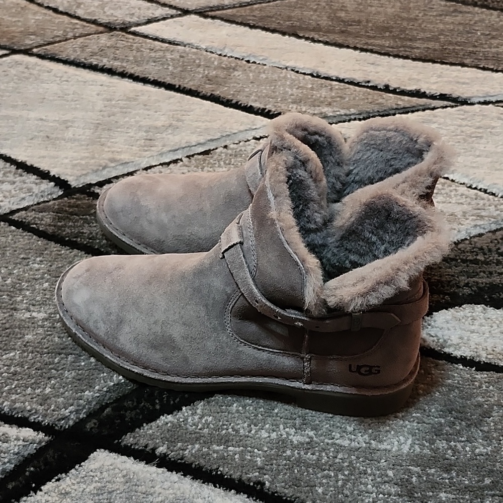 UGG ELISA GRAY SUEDE GENUINE SHEEPSHIN ANKLE BOOTS SIZE 9